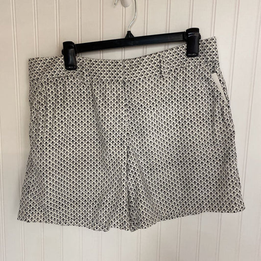 BLACK AND WHTIE DRESS SHORTS