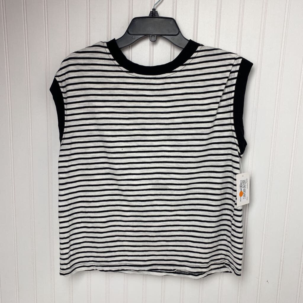 BASIC SHORT SLEEVE TOP