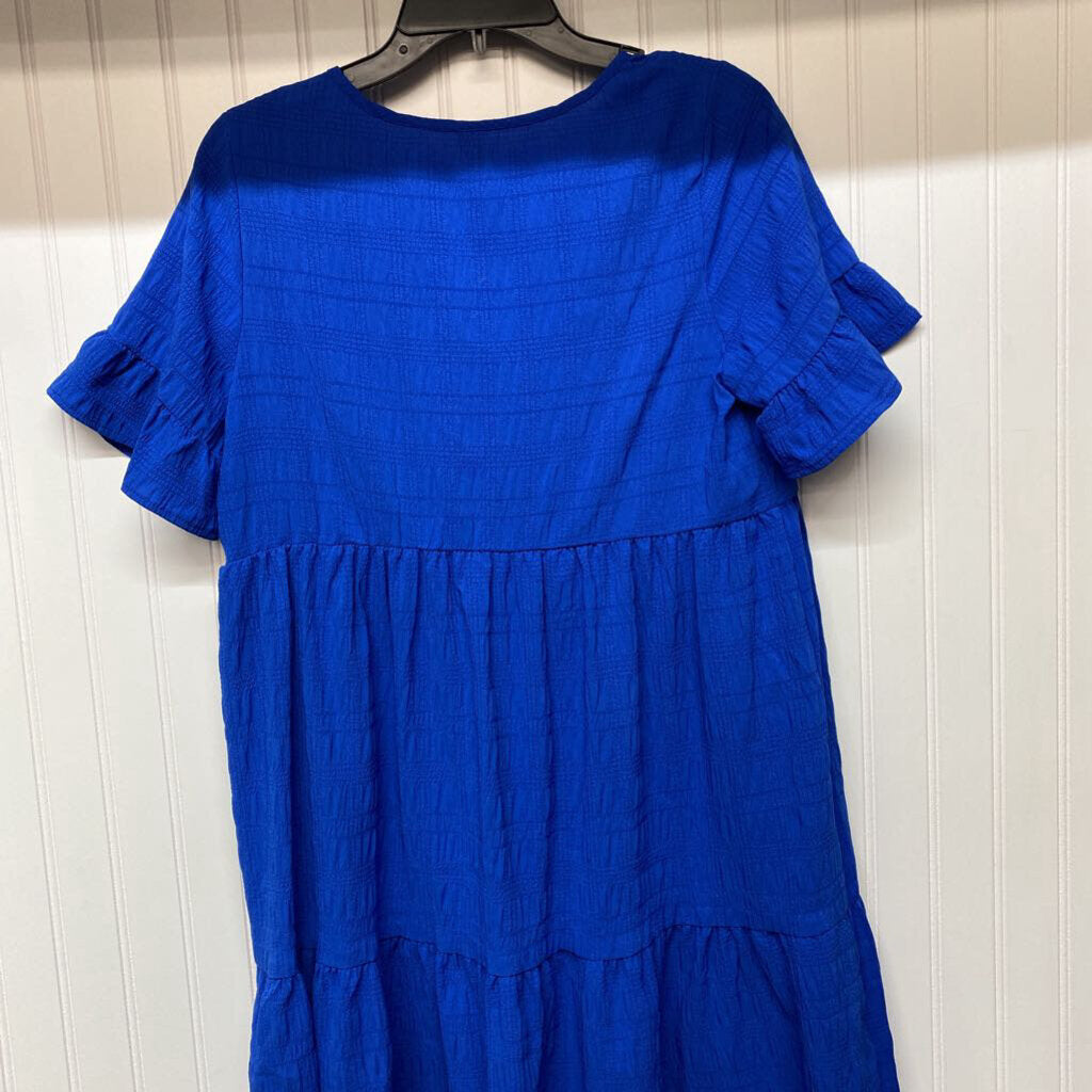 SHORT SLEEVED DRESS