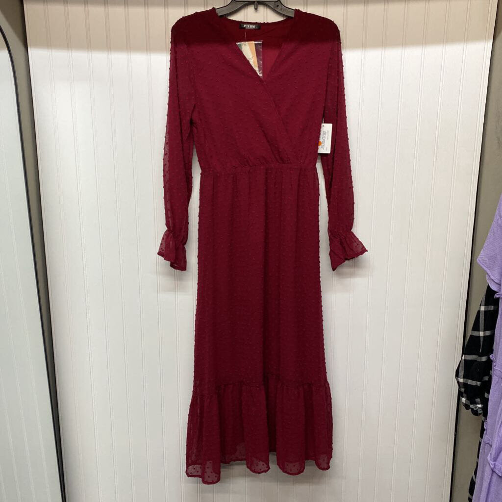 LONG SLEEVED DRESS