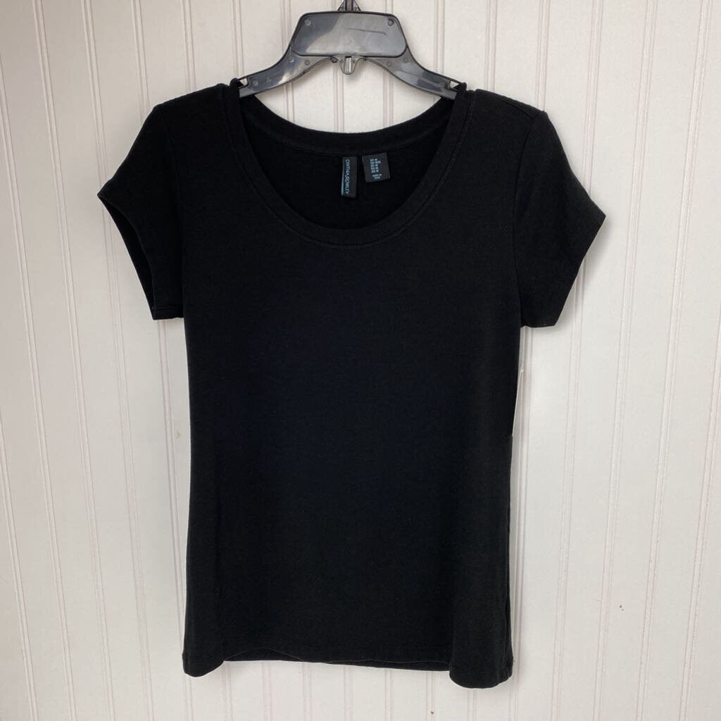 BASIC SHORT SLEEVE TOP