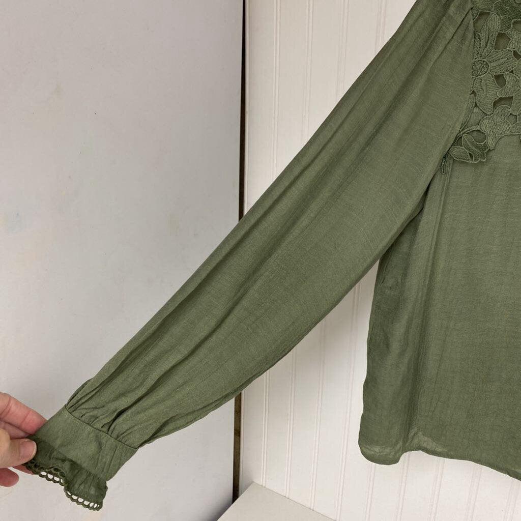 BASIC LONE SLEEVE