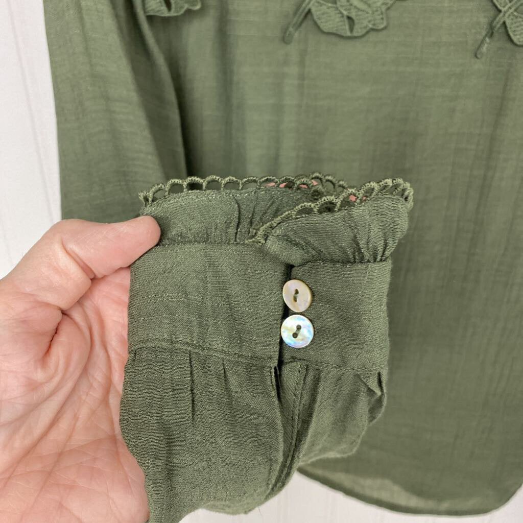 BASIC LONE SLEEVE