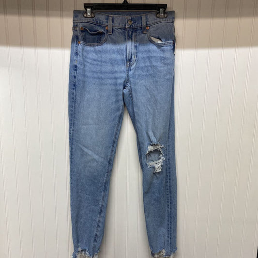 *AMERICAN EAGLE DENIM DISTRESSED AT KNEES