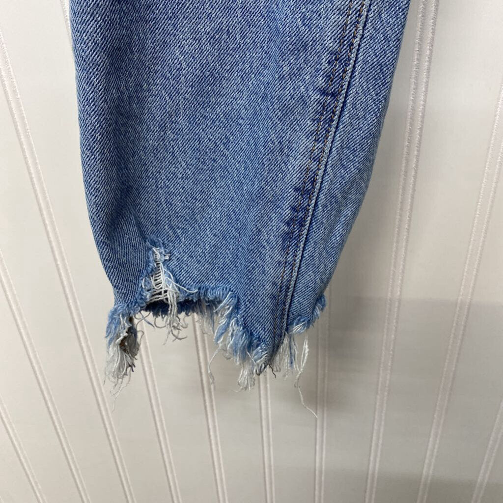 *AMERICAN EAGLE DENIM DISTRESSED AT KNEES