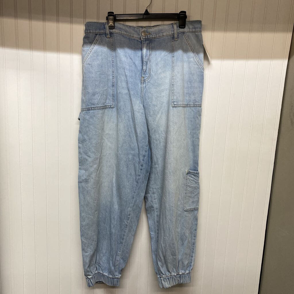 PLUS DENIM CARGO JEANS