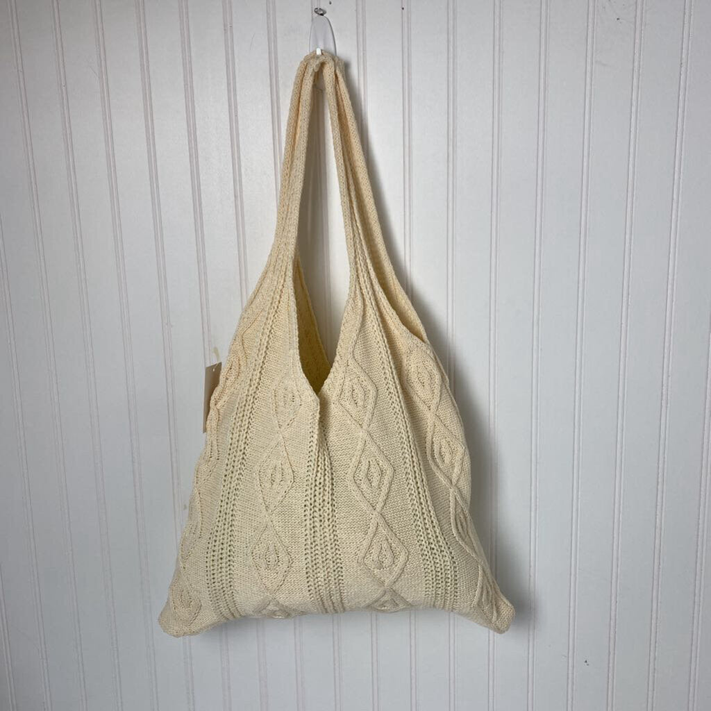 KNITTED PURSE