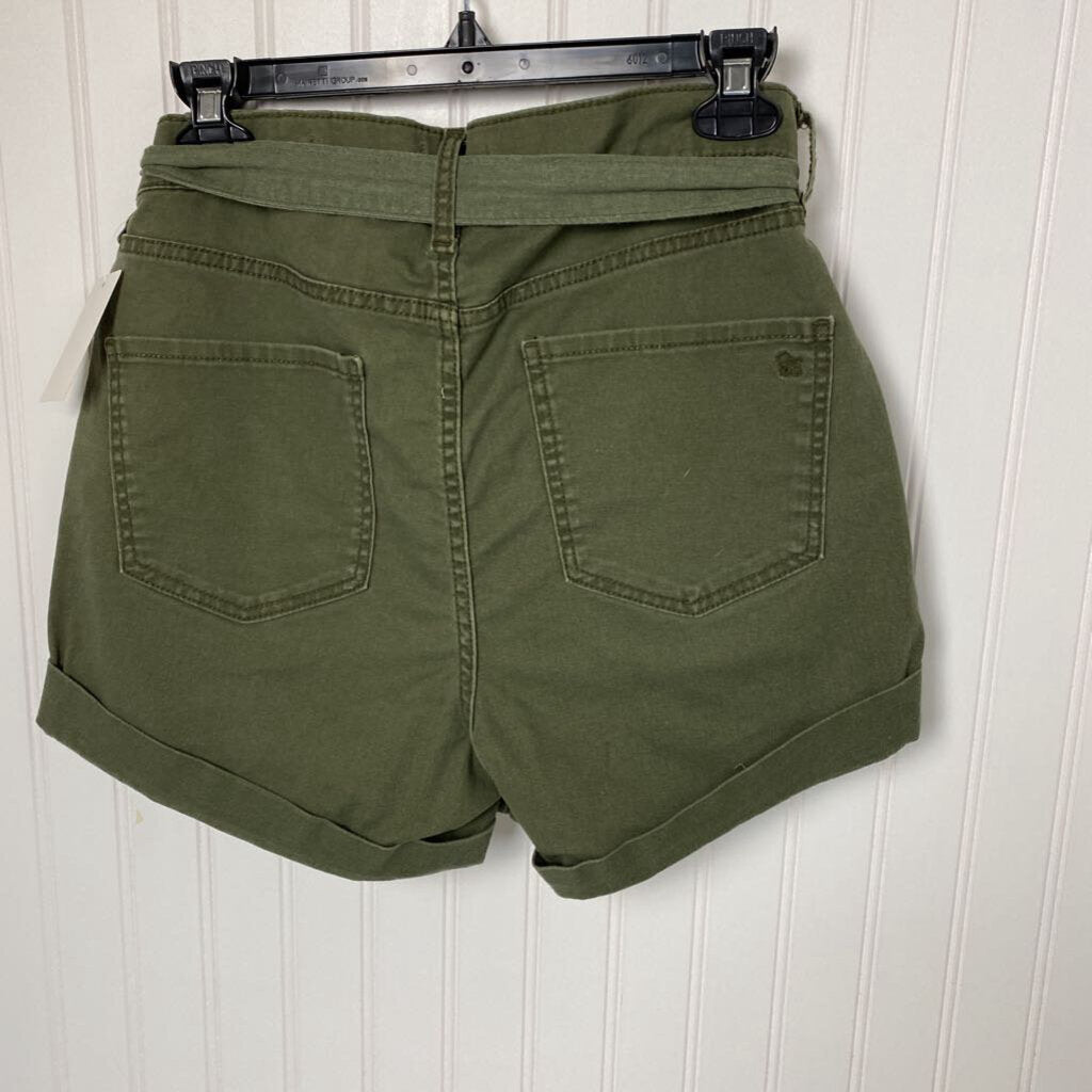 CUFFED DENIM SHORTS WITH BELT