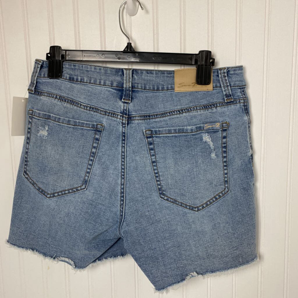 CUTOFF DENIM SHORTS