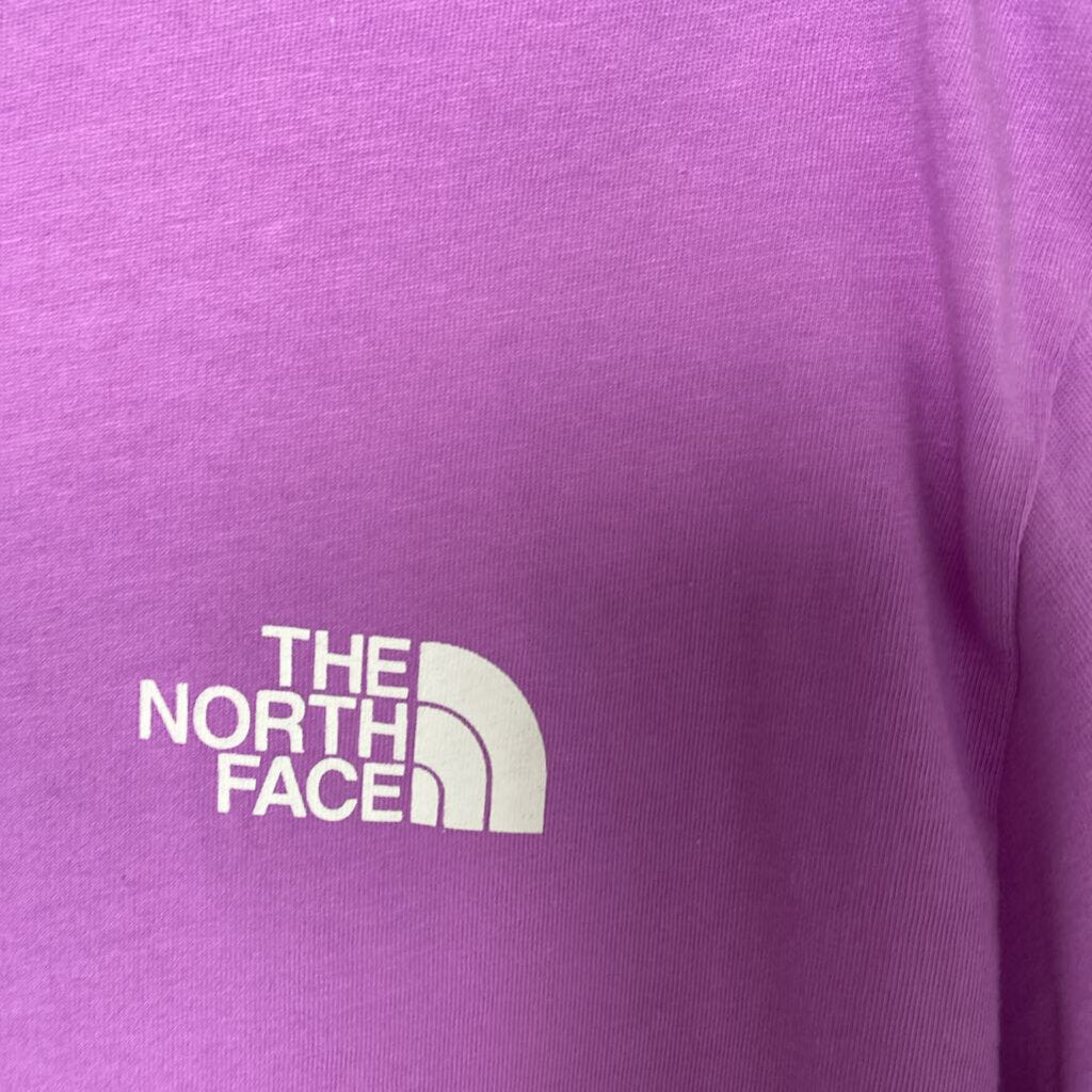 NORTH FACE "NEVER STOP EXPLORING" GRAPHIC TEE