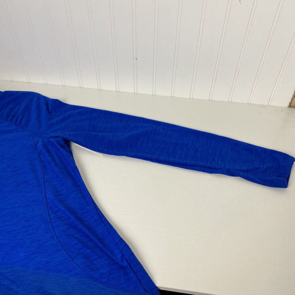 LONG SLEEVE HOODED KNIT TOP