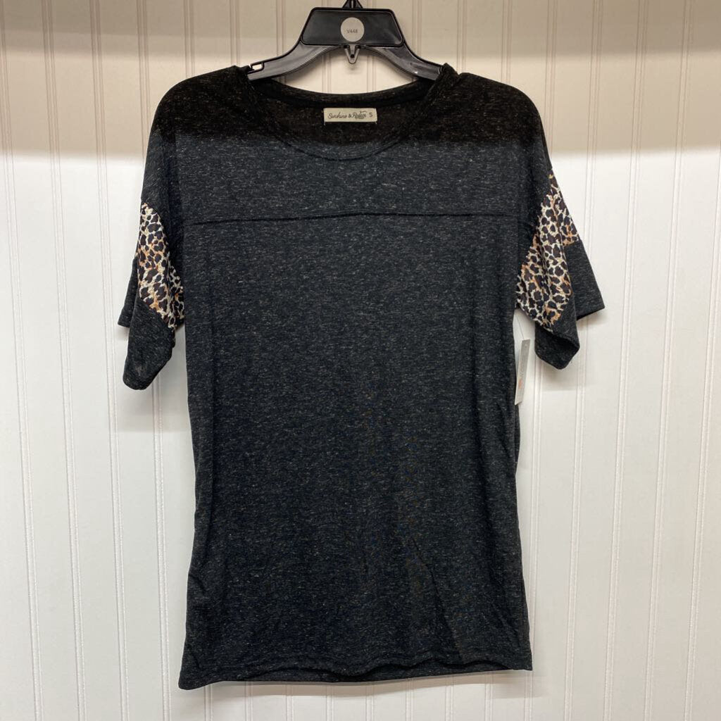 BLACY WITH CHEETA ARMS TOP