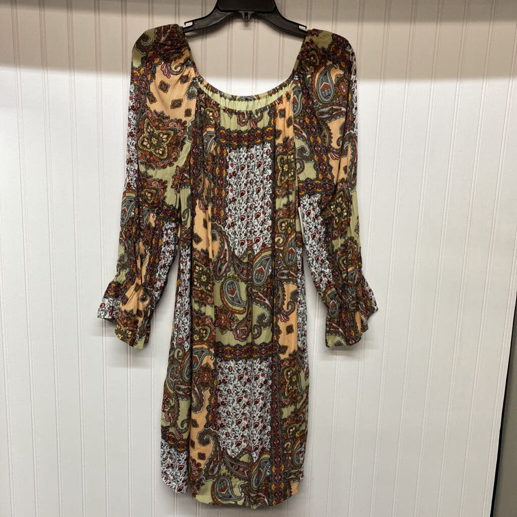 FLOWY LONG SLEEVED DRESS