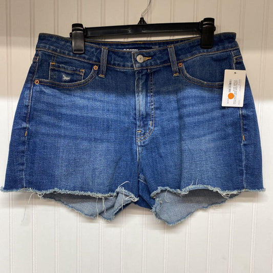 FRAYED HEM DENIM SHORTS