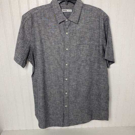 SHORT SLEEVED BUTTON DOWN