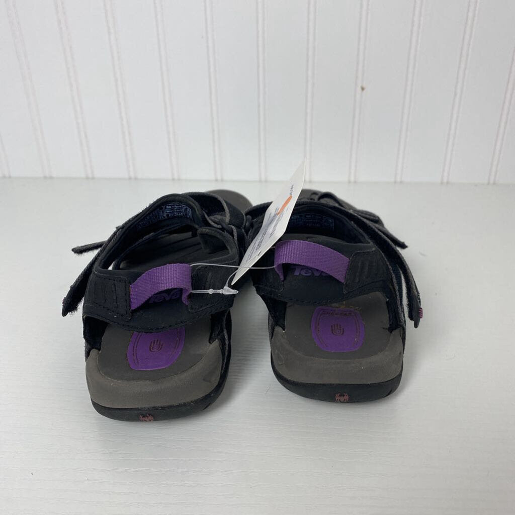 WATER SHOES