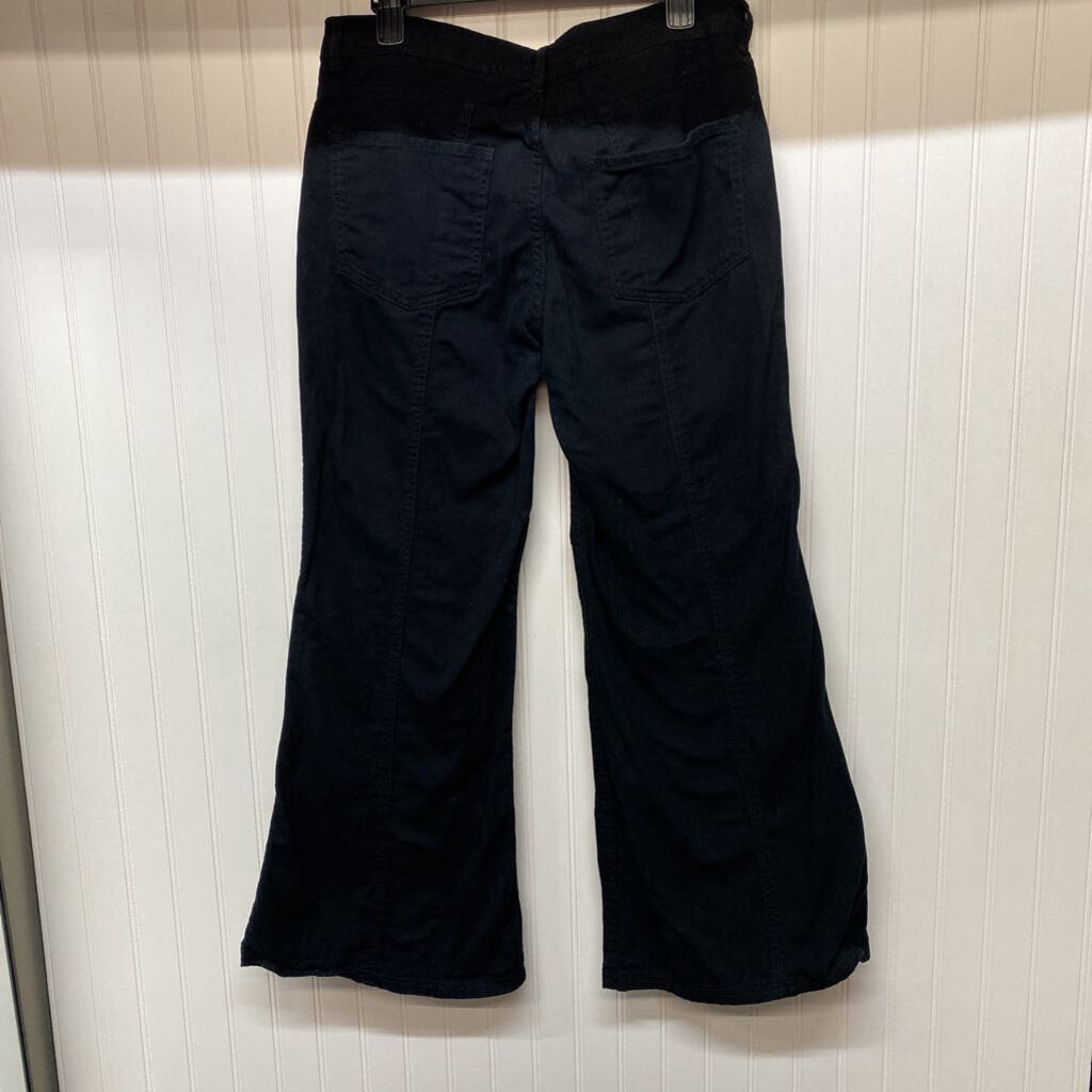WIDE LEGGED JEANS