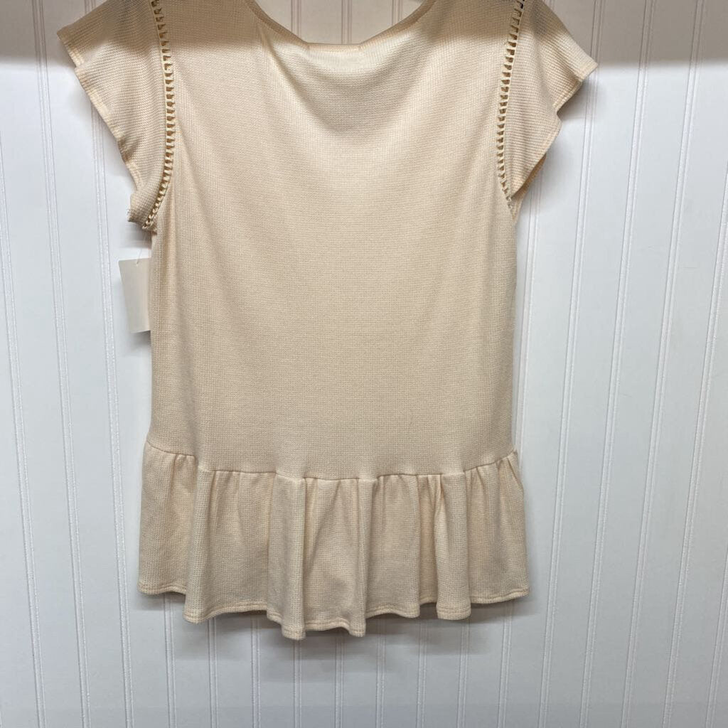 CAP SLEEVED TOP