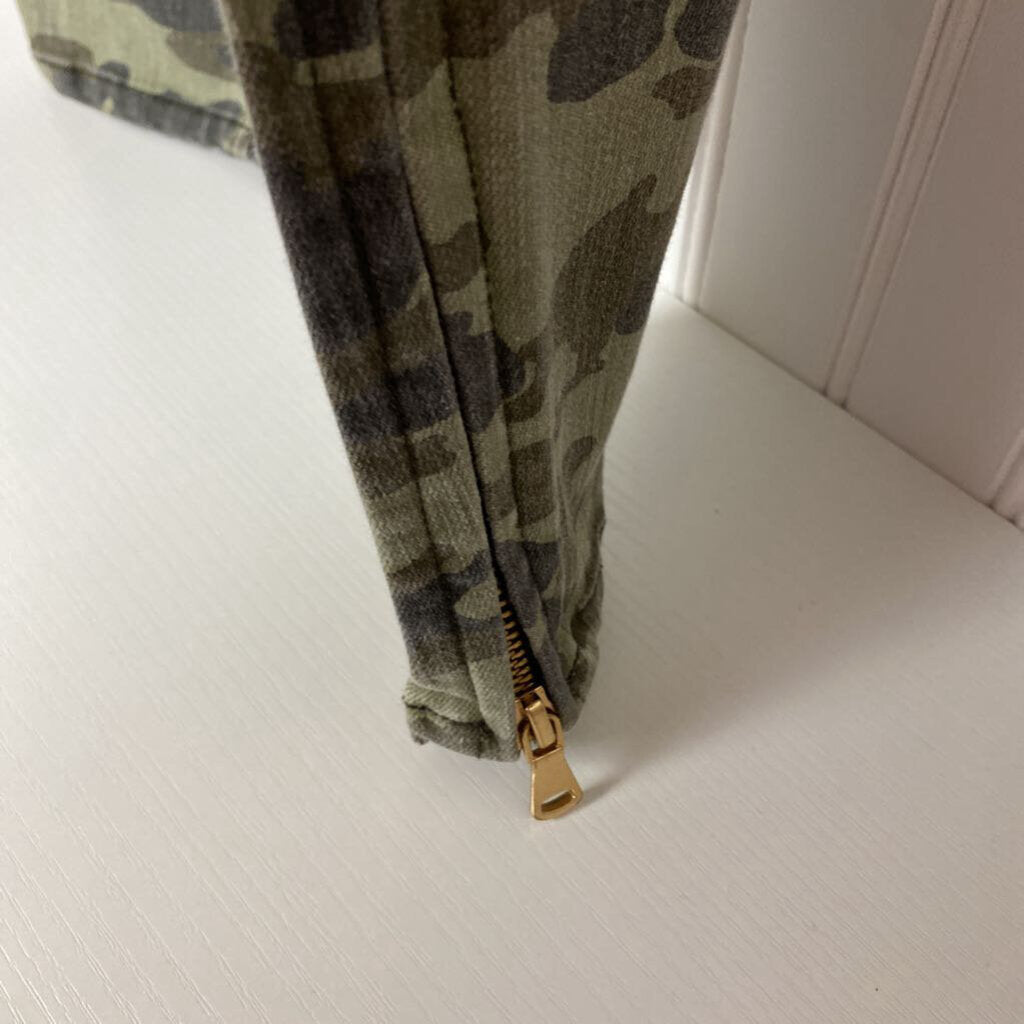 ZIP ANKLE CAMO SKINNY JEANS