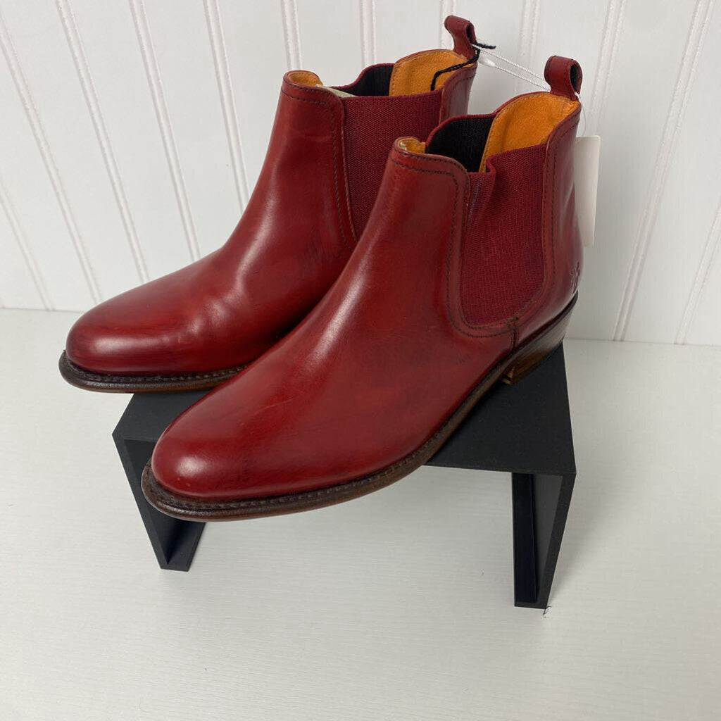 *HIGH END BRAND FRYE BOOTIE BRAND NEW