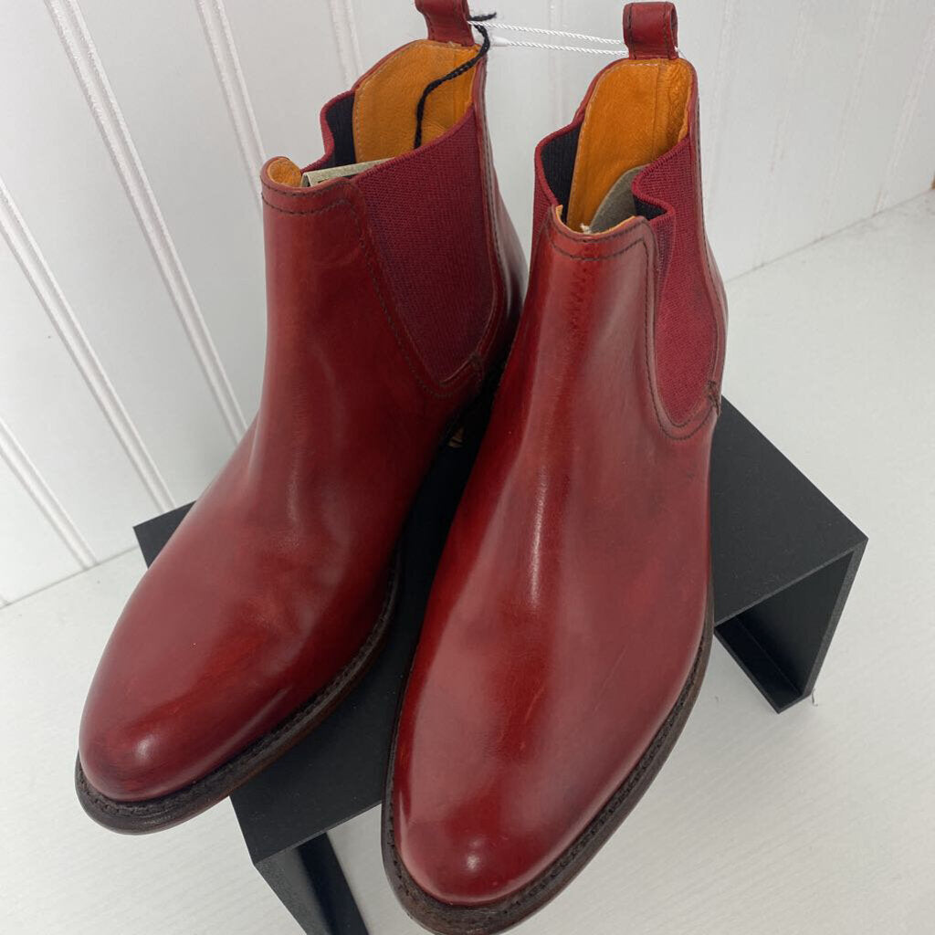 *HIGH END BRAND FRYE BOOTIE BRAND NEW