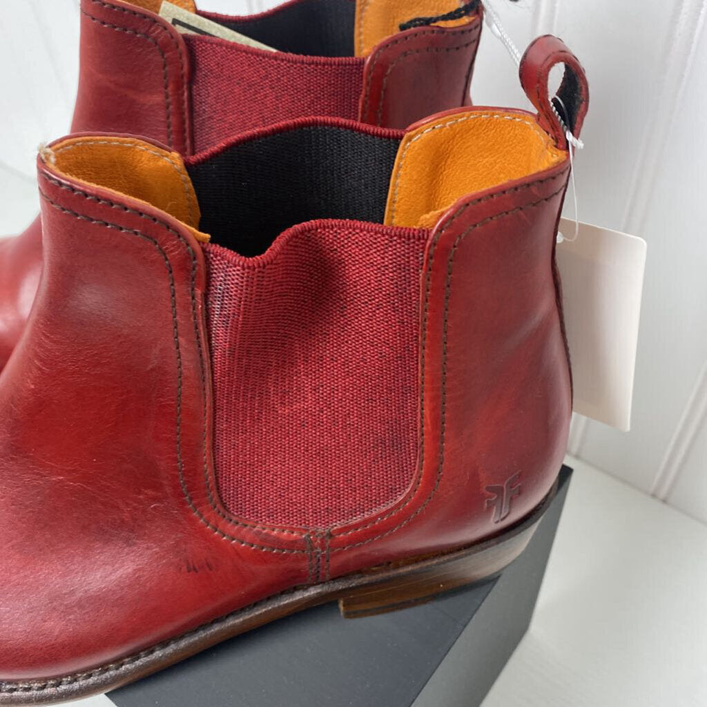 *HIGH END BRAND FRYE BOOTIE BRAND NEW