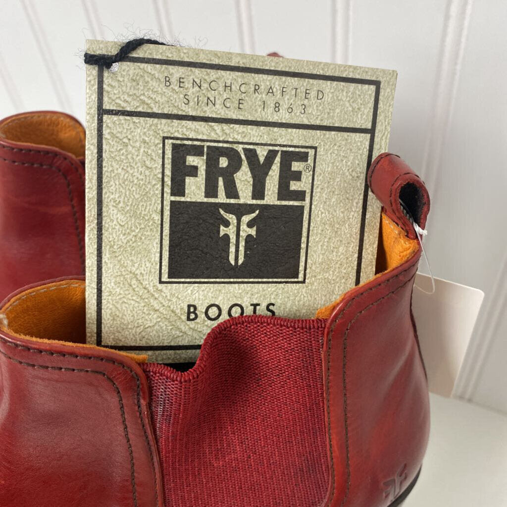*HIGH END BRAND FRYE BOOTIE BRAND NEW