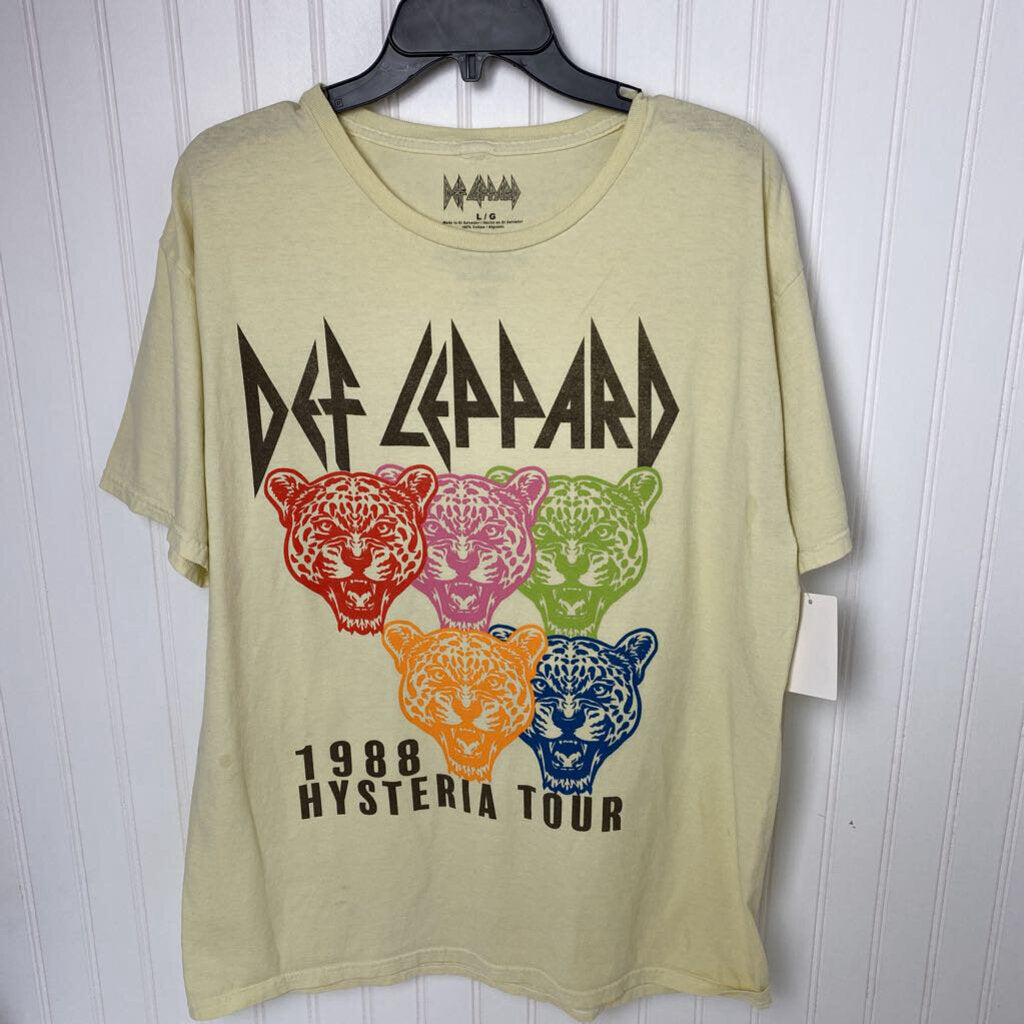 GRAPHIC TEE
