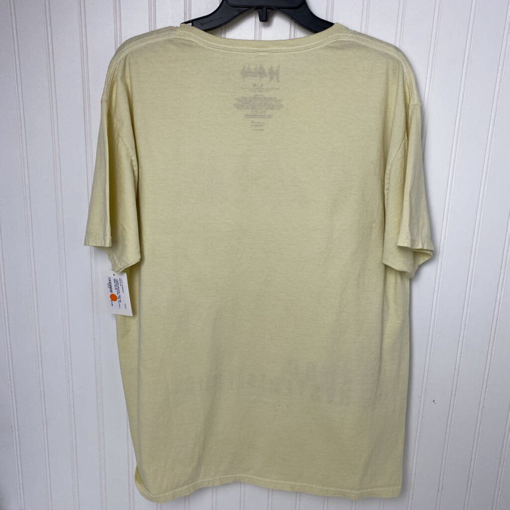 GRAPHIC TEE