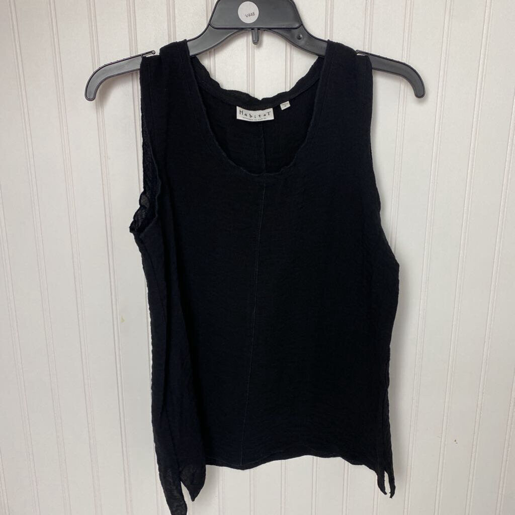 SLEEVLESS TOP