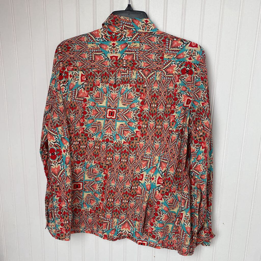 LONG SLEEVED BUTTON DOWN