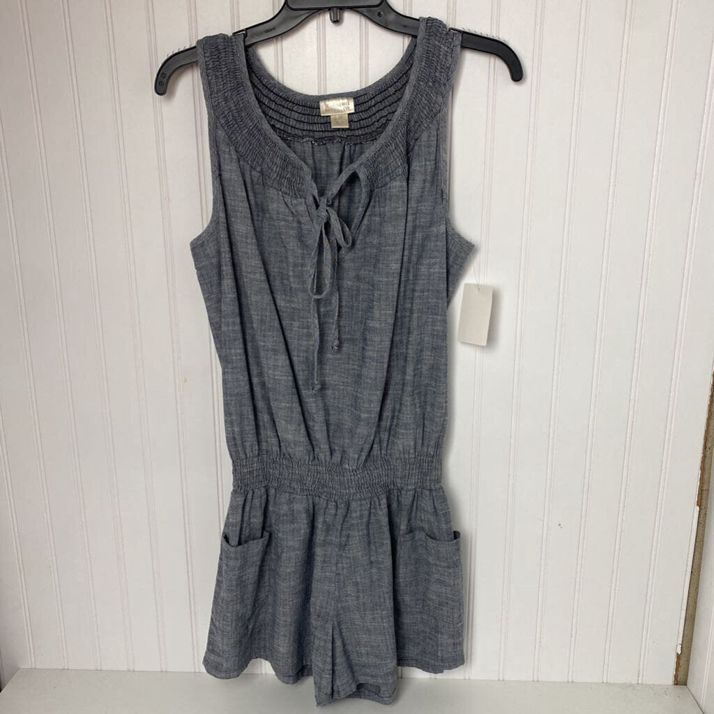 SLEEVLESS SHORT ROMPER