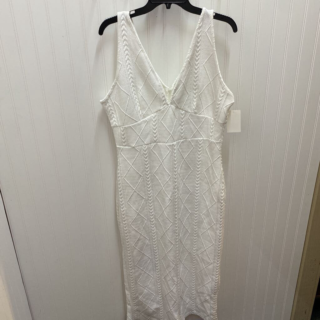 TEXTURED SLEEVLESS DRESS