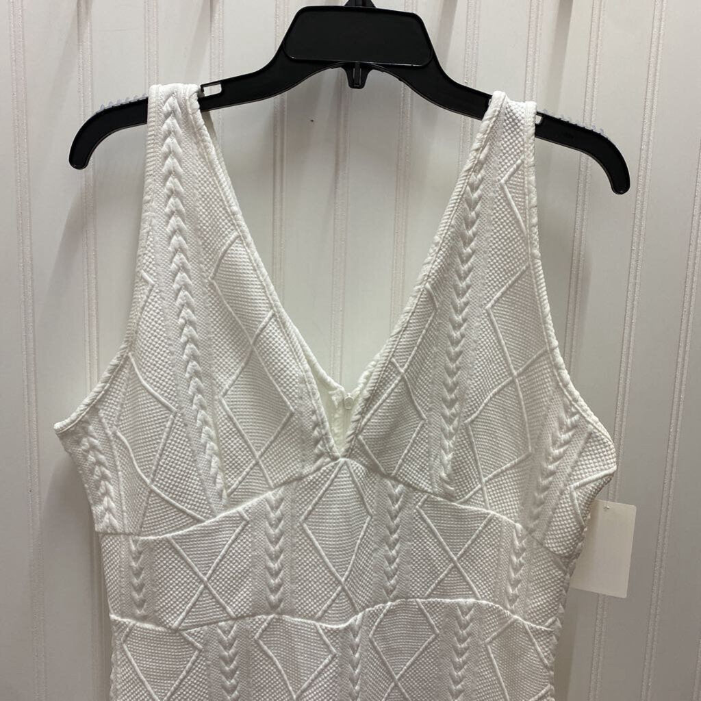TEXTURED SLEEVLESS DRESS