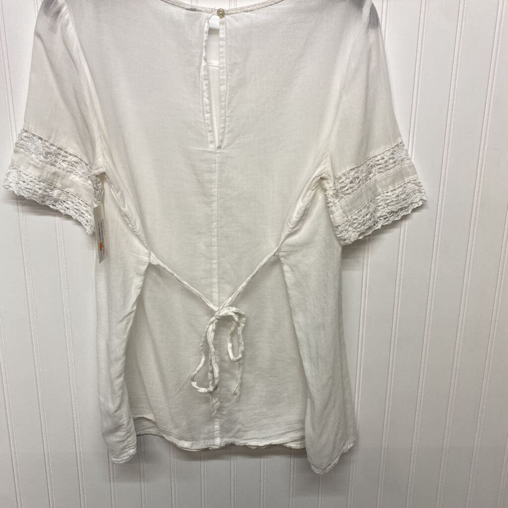 PLEATED WITH LACE