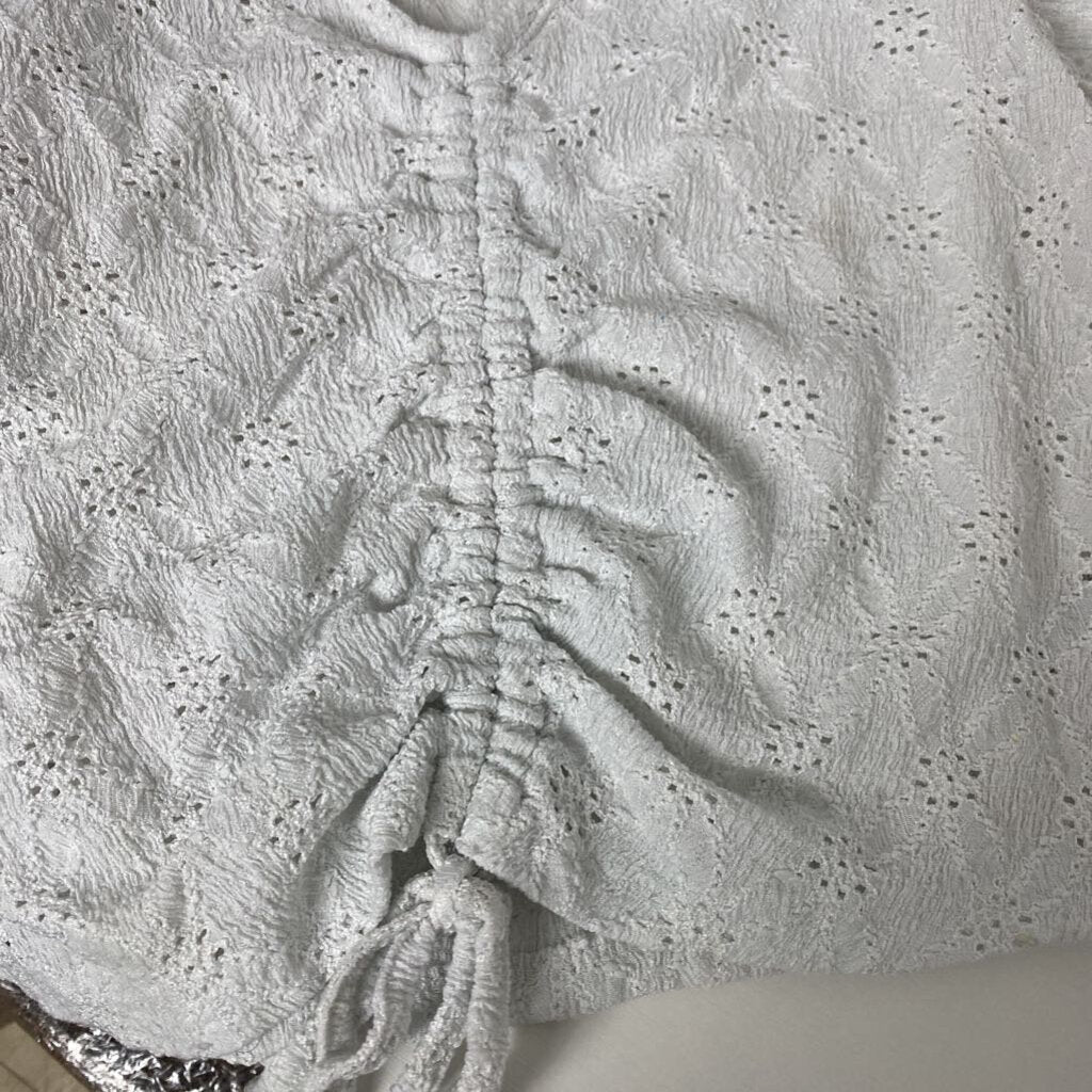 SHORT SLEEVE EYELET TOP