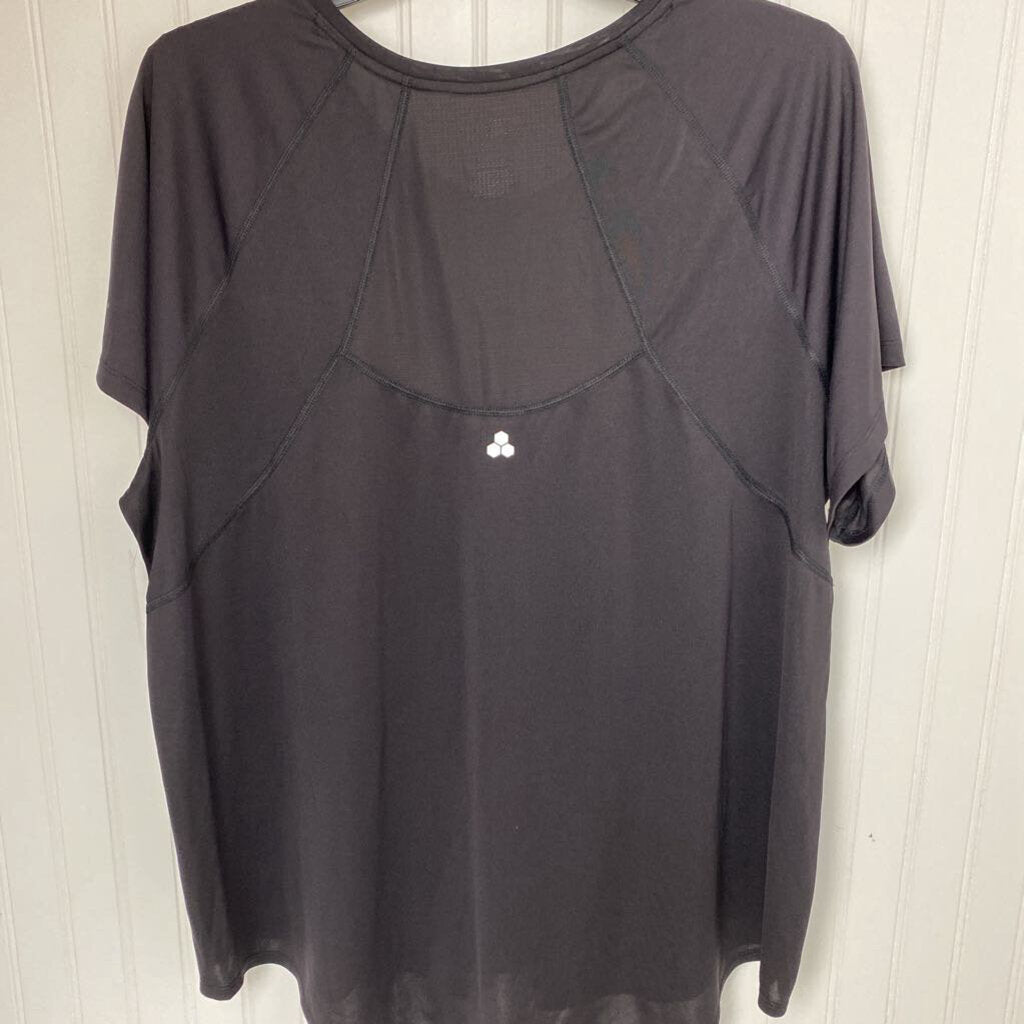 SHORT SLEEVE ATHLETIC TOP