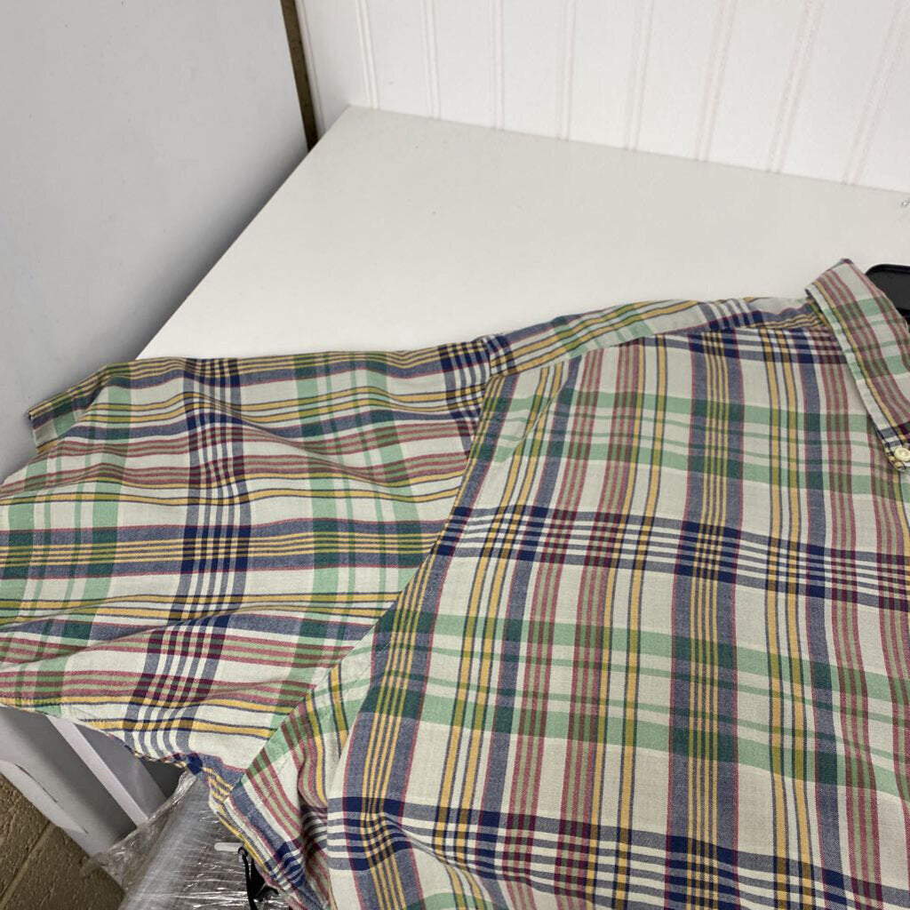 SHORT SLEEVE BUTTON DOWN SHIRT