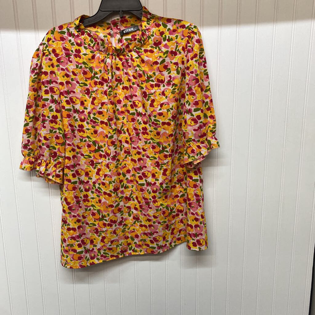 SHORT SLEEVED TOP