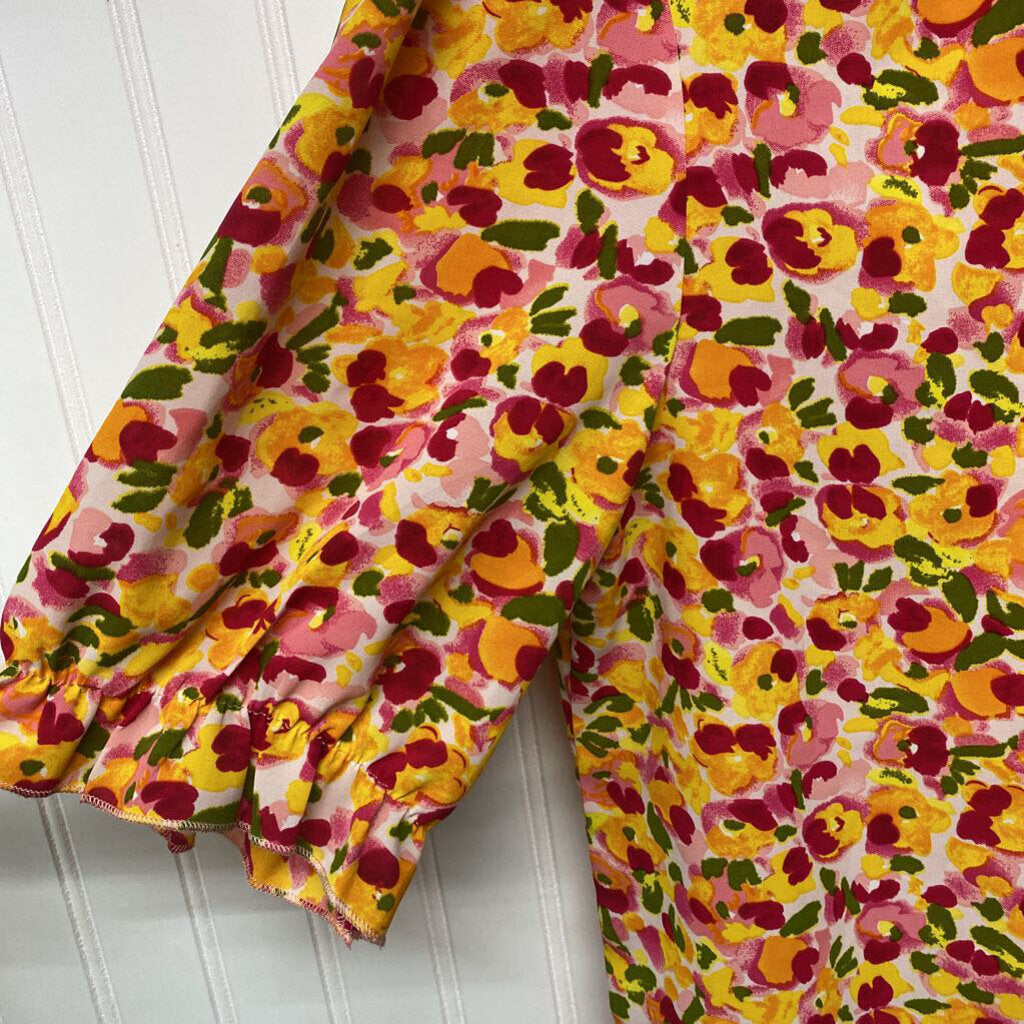 SHORT SLEEVED TOP