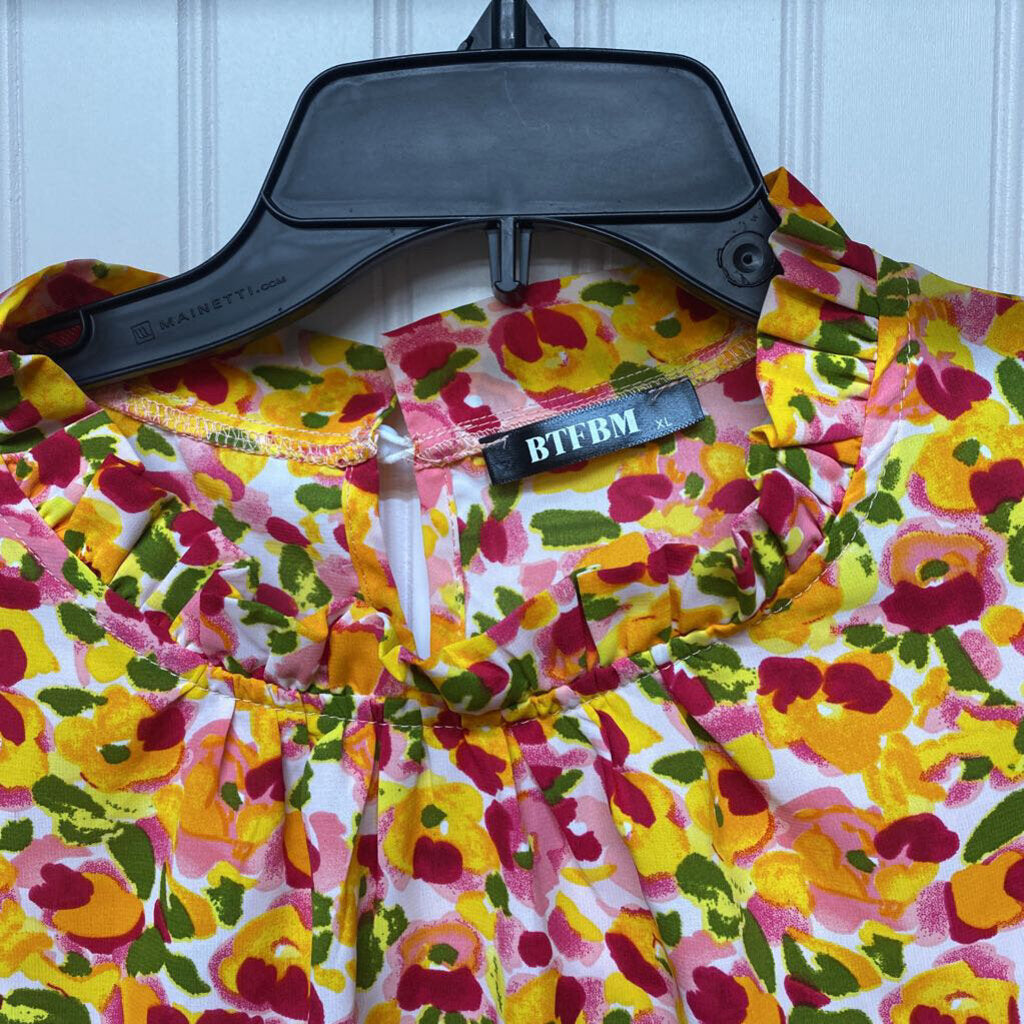 SHORT SLEEVED TOP