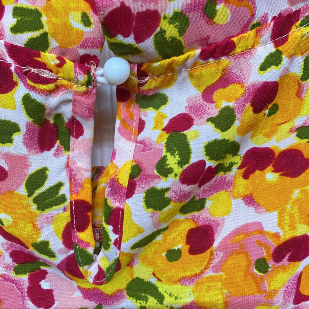 SHORT SLEEVED TOP