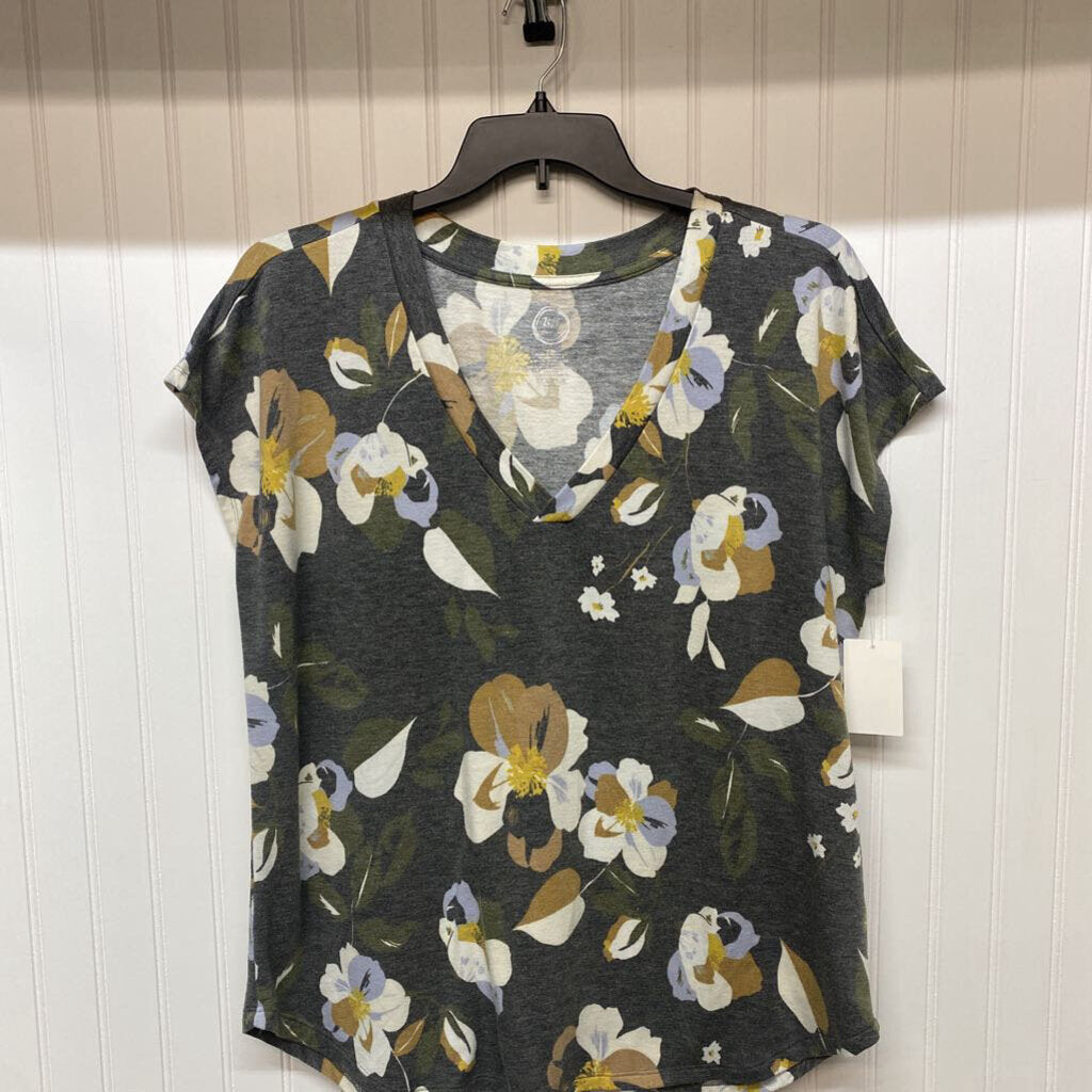FLOWERED SHORT SLEEVED