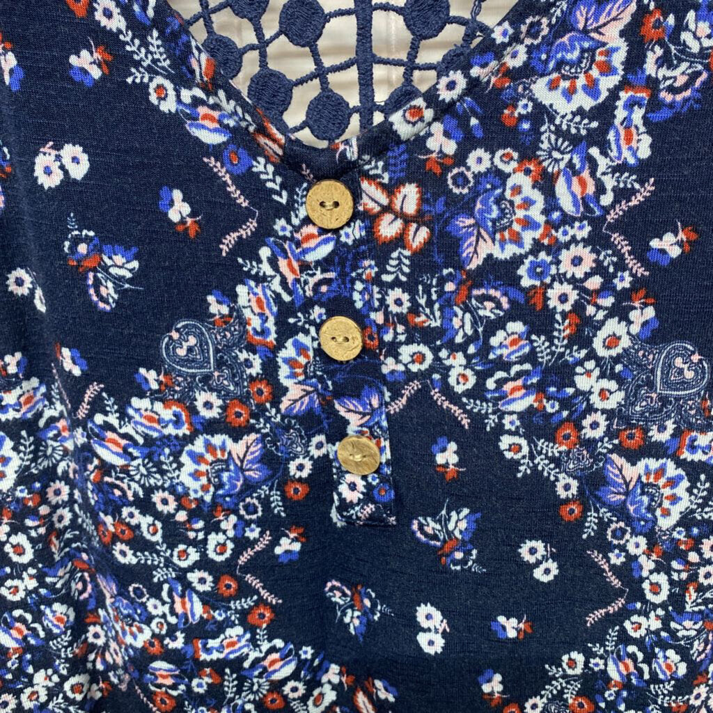 FLORAL SLEEVLESS TOP