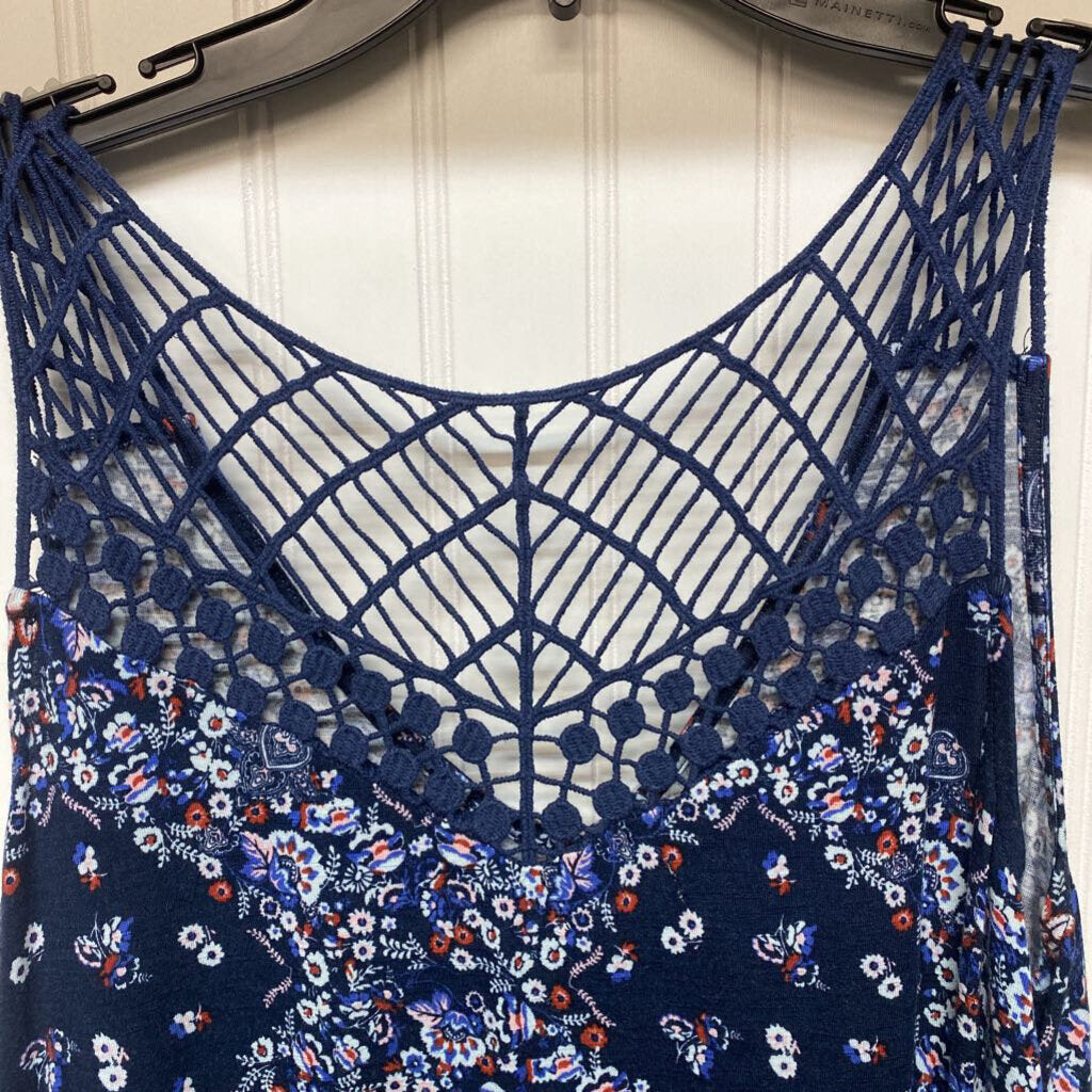 FLORAL SLEEVLESS TOP
