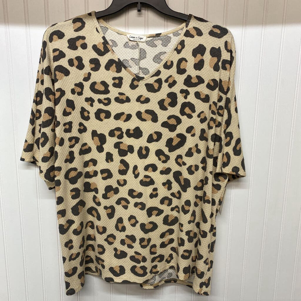 CHEETA V NECK SHORT SLEEVED