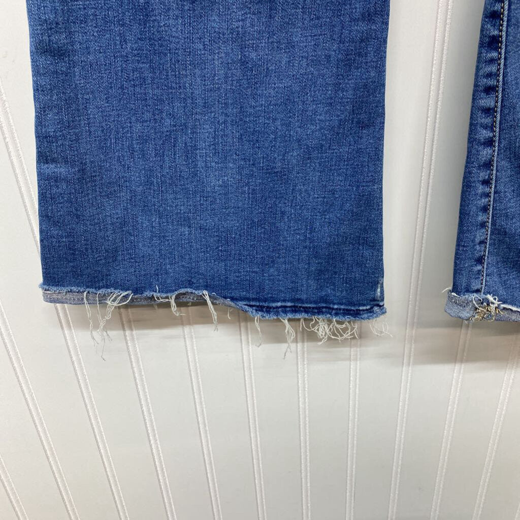DISTRESSED FLARE JEANS
