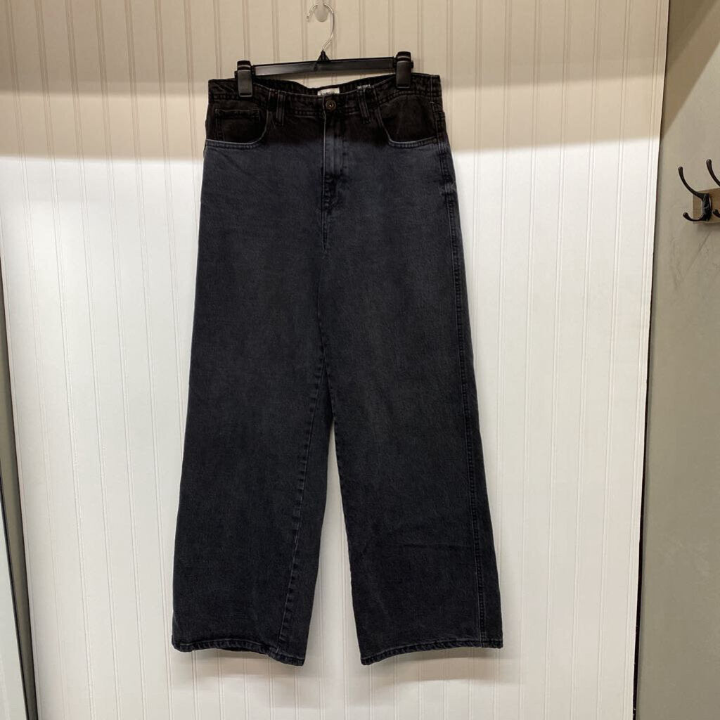WIDE LEGGED JEANS