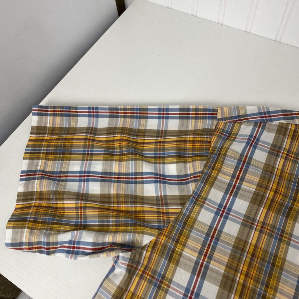 SHORT SLEEVE BUTTON DOWN