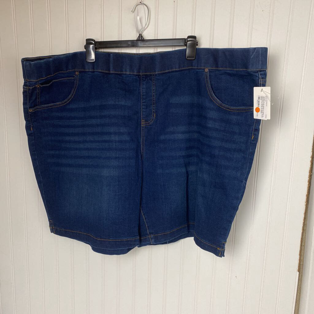 FLAT FRONT ELASTIC WAIST SHORTS